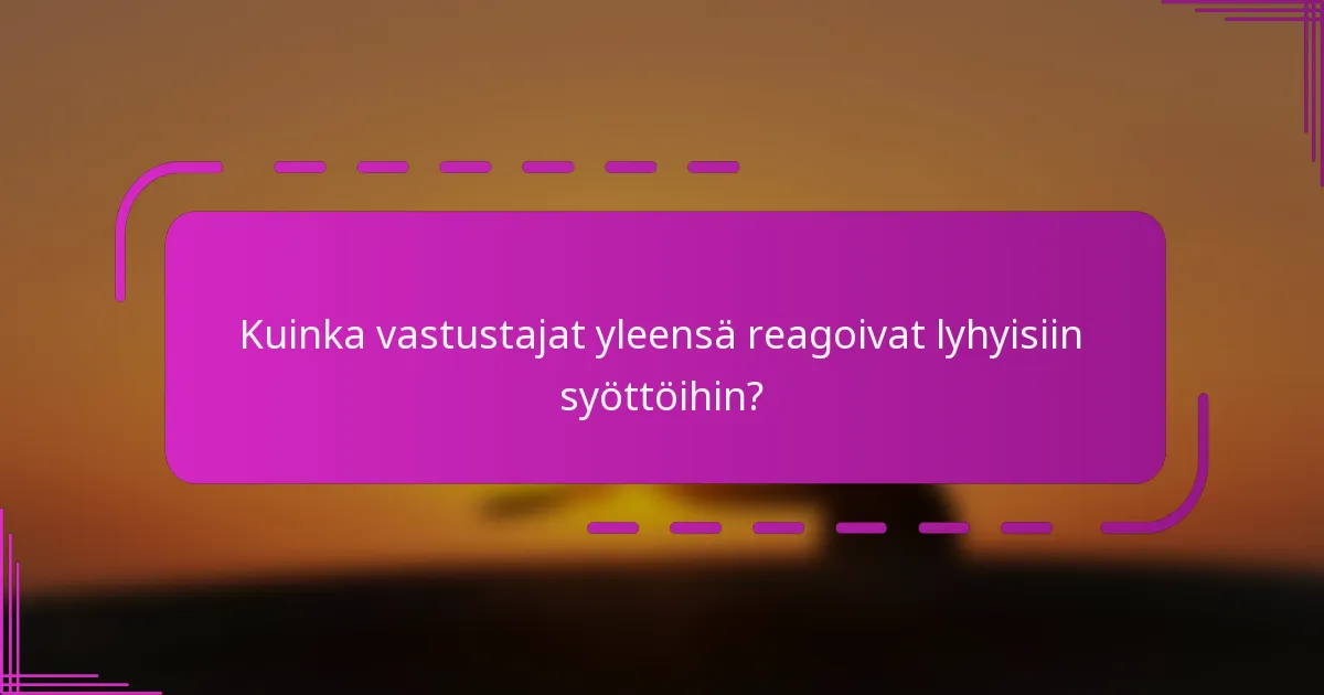 Kuinka vastustajat yleensä reagoivat lyhyisiin syöttöihin?